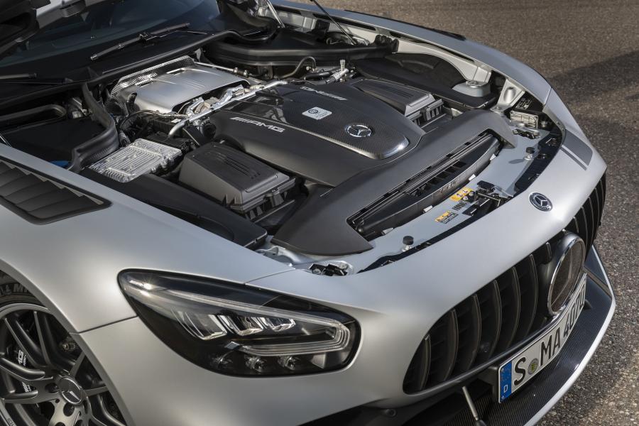 Моторный отсек Mercedes-AMG GT R PRO (C190) 2019 года  (WW) (фото 33 из 50)